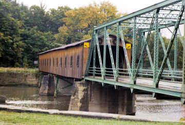 Harpersfield Bridge. Photo by N & C Knapp October, 2005